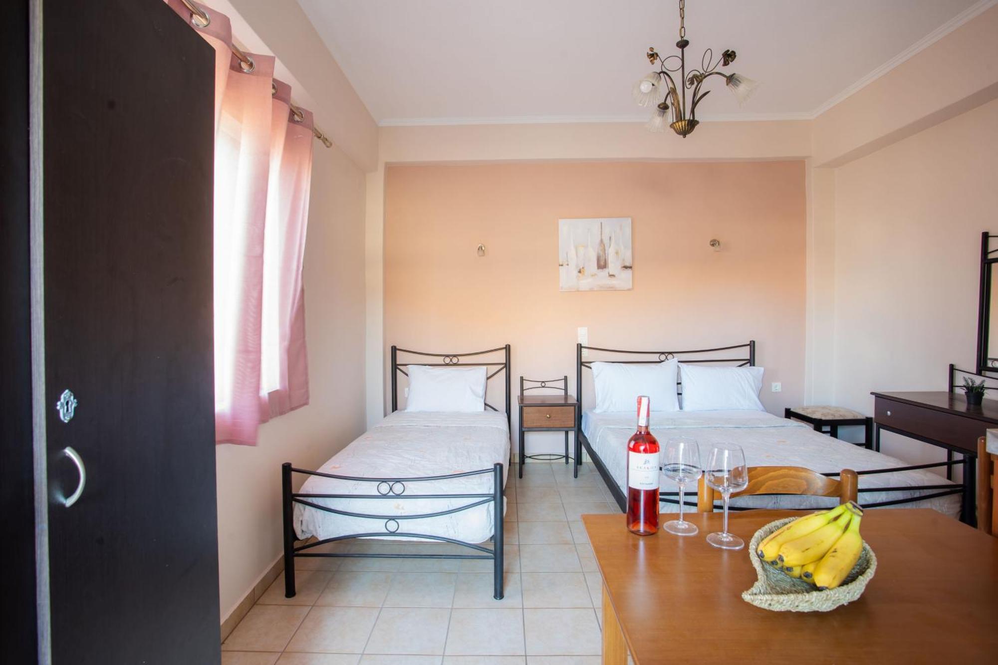 Eros Appartments Kalamítsi Oda fotoğraf